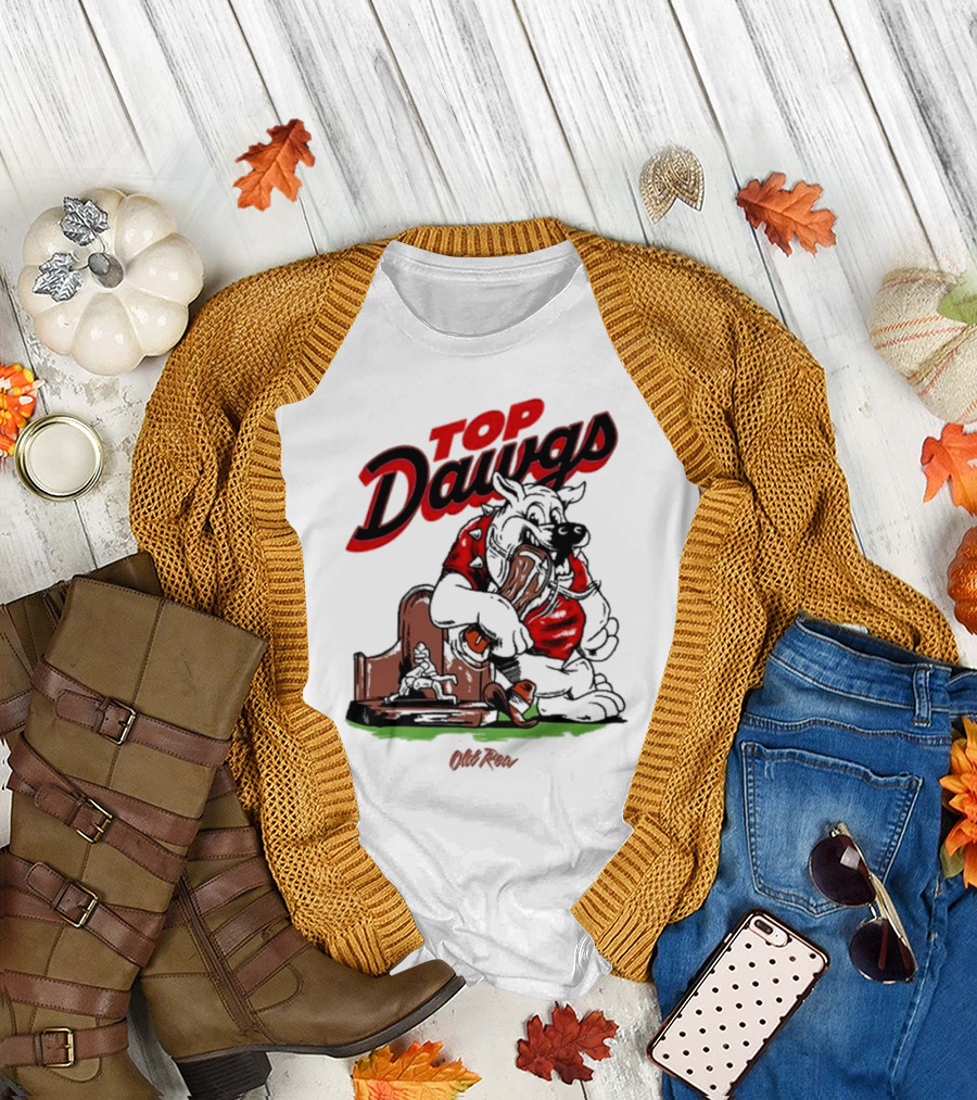 Top Dawgs Old Row Bulldog Eating Trophy Image T-Shirt