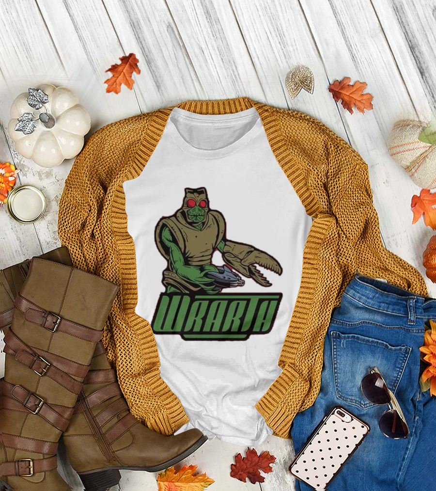 Wrarth Warrior Doctor Who Alien Creature with Claws and Spaceship Gun T-Shirt