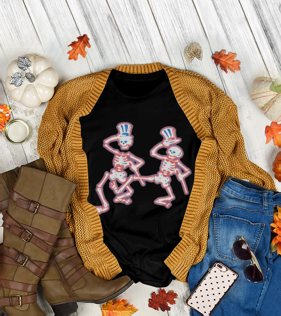 Grateful Dead Dancing Skeletons Patriotic Top Hat Skelly Duo T-Shirt