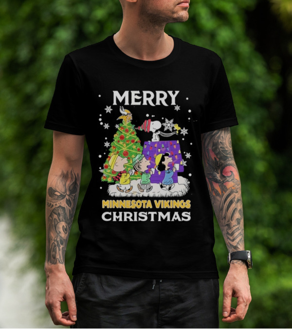 Merry Christmas Minnesota Vikings Snoopy Peanuts Holiday T-Shirt