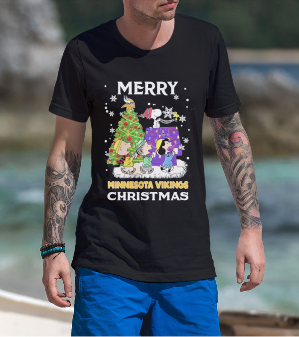Merry Christmas Minnesota Vikings Snoopy Peanuts Holiday T-Shirt