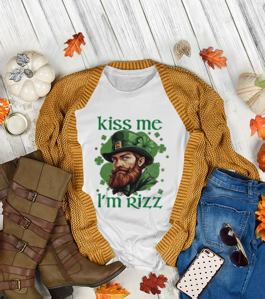 Kiss Me I'm Rizz St Patrick's Day Leprechaun Hat Shamrocks T-Shirt