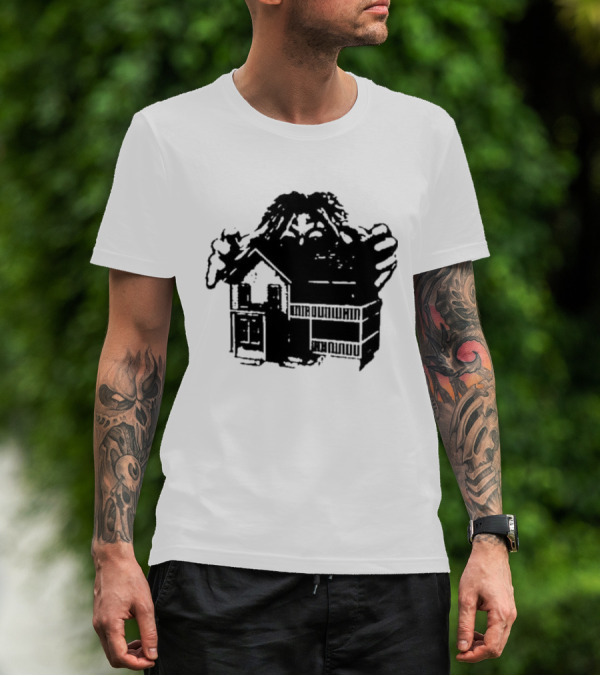 Teenage Disaster Round Neck Monster Grabbing House T-Shirt