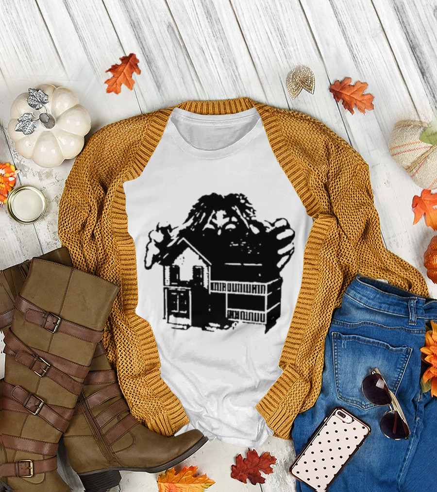 Teenage Disaster Round Neck Monster Grabbing House T-Shirt