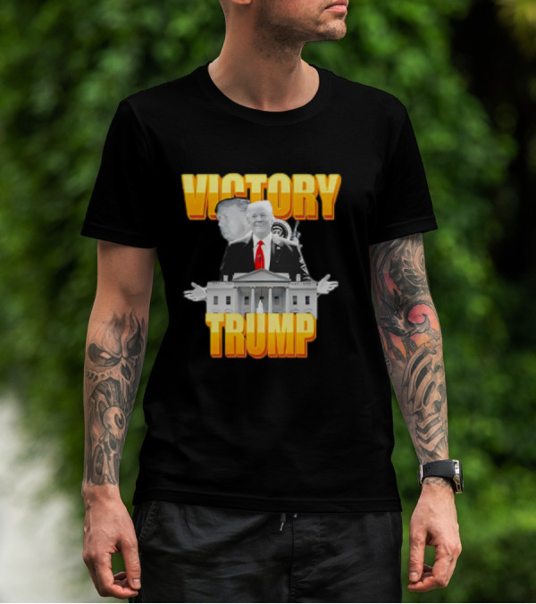 Victory Trump White House President With Red Tie And Gray Background T-Shirt