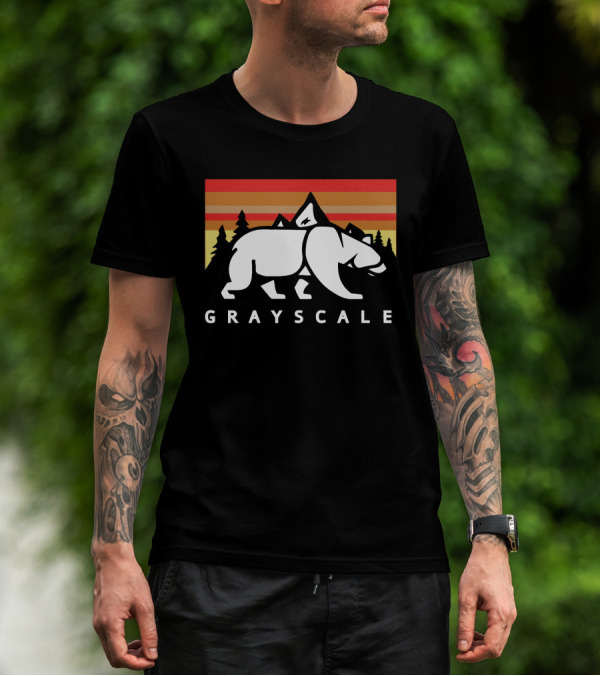 GRAYSCALE Bear And Mountains Retro Sunset T-Shirt