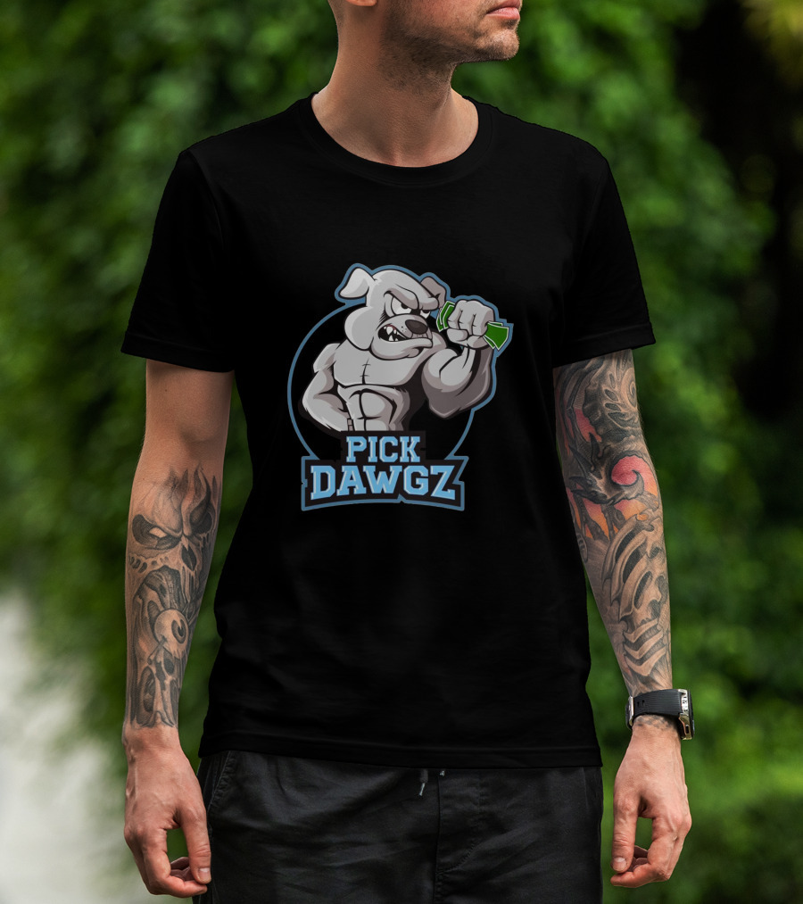 Pick Dawgz Muscular Bulldog Holding Money T-Shirt