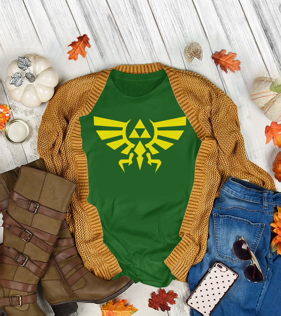 Triforce Hylian Crest and Cargo Shorts T-Shirt