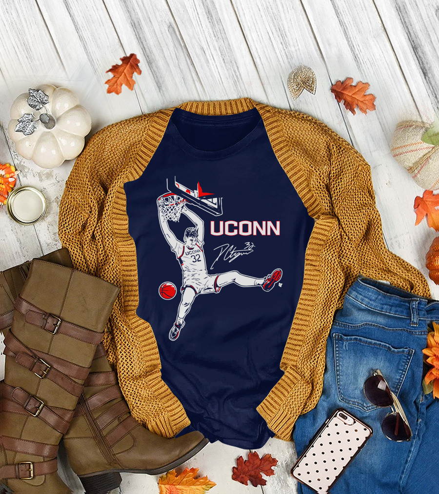 UConn Basketball Donovan Clingan Slam Dunk Signature 32 T-Shirt