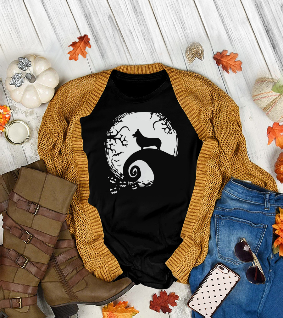 Corgi Howls at Halloween Moon with Jack O'Lanterns T-Shirt