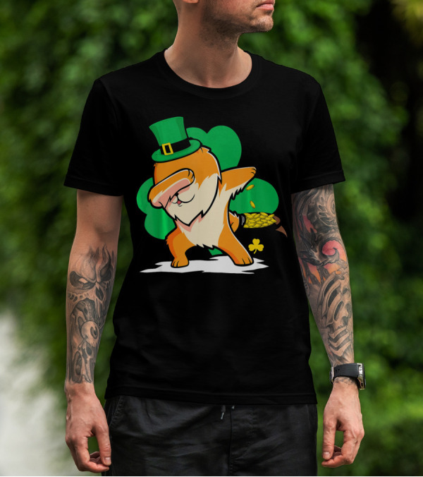 St Patrick's Day Dabbing Pomeranian With Leprechaun Hat And Shamrock T-Shirt