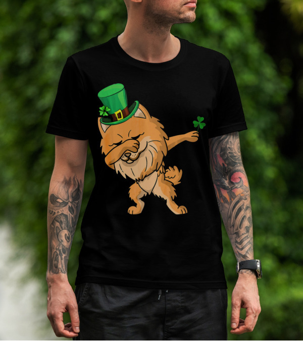 St Patricks Dabbing Pomeranian Leprechaun With Shamrock T-Shirt