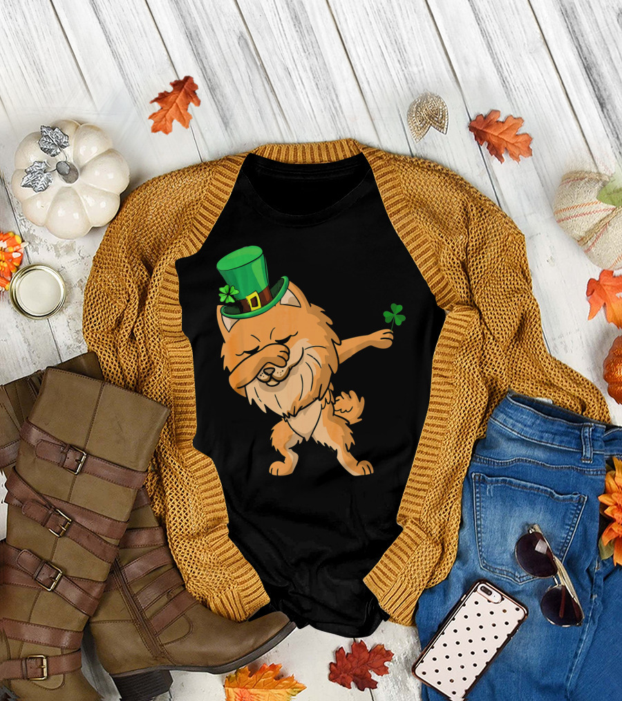 St Patricks Dabbing Pomeranian Leprechaun with Shamrock T-Shirt