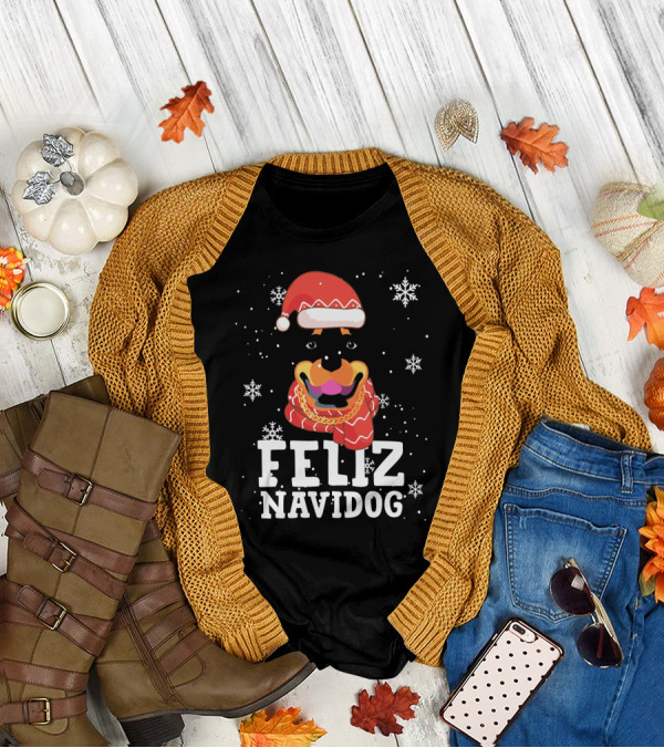 Feliz Navidog Rottweiler Christmas Santa Hat Snowflakes Ugly Sweaters T-Shirt