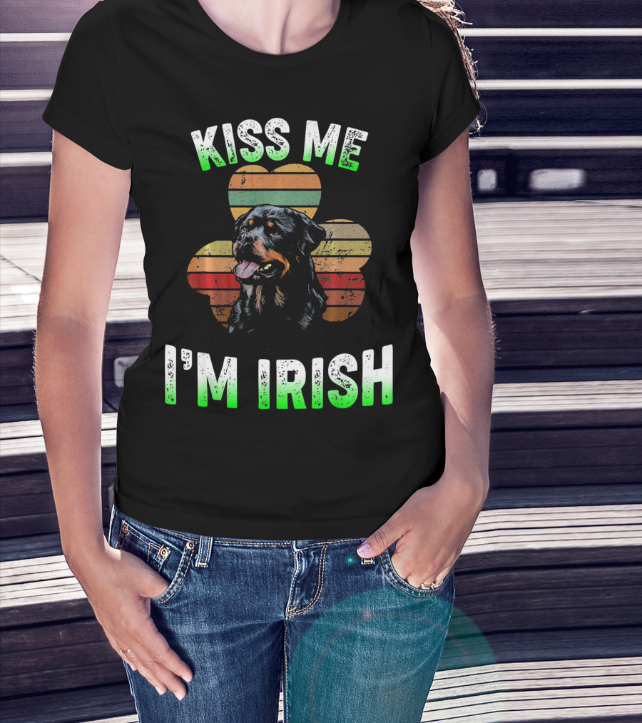 Kiss Me I'm Irish Funny Vintage Shamrock Rottweiler T-Shirt