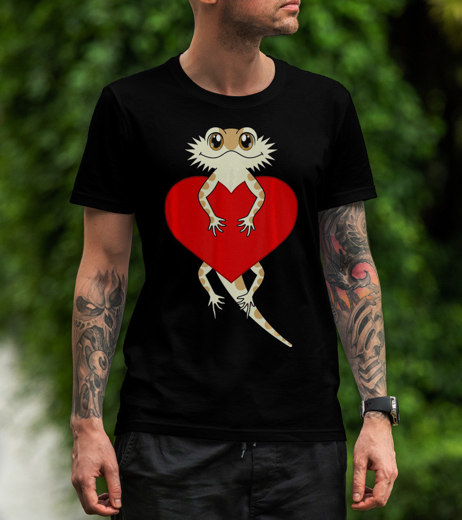Cute Cartoon Bearded Dragon Hugging Heart Valentines T-Shirt