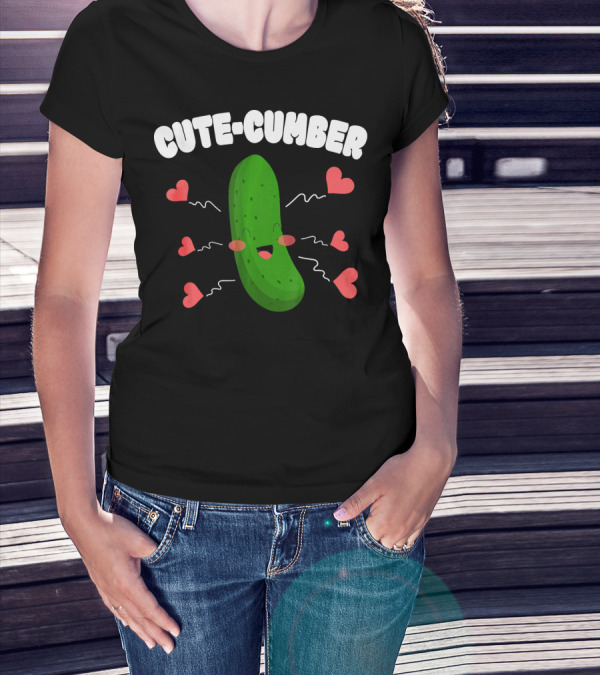 CUTECUMBER FUNNY VALENTINES DAY CUCUMBER HEARTS AND SMILES T-Shirt