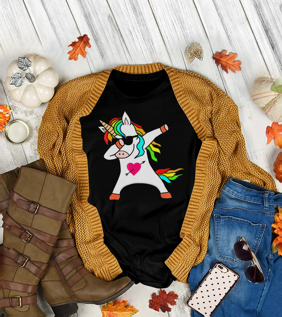Funny Heart Valentines Day Dabbing Unicorn with Rainbow Mane and Sunglasses T-Shirt