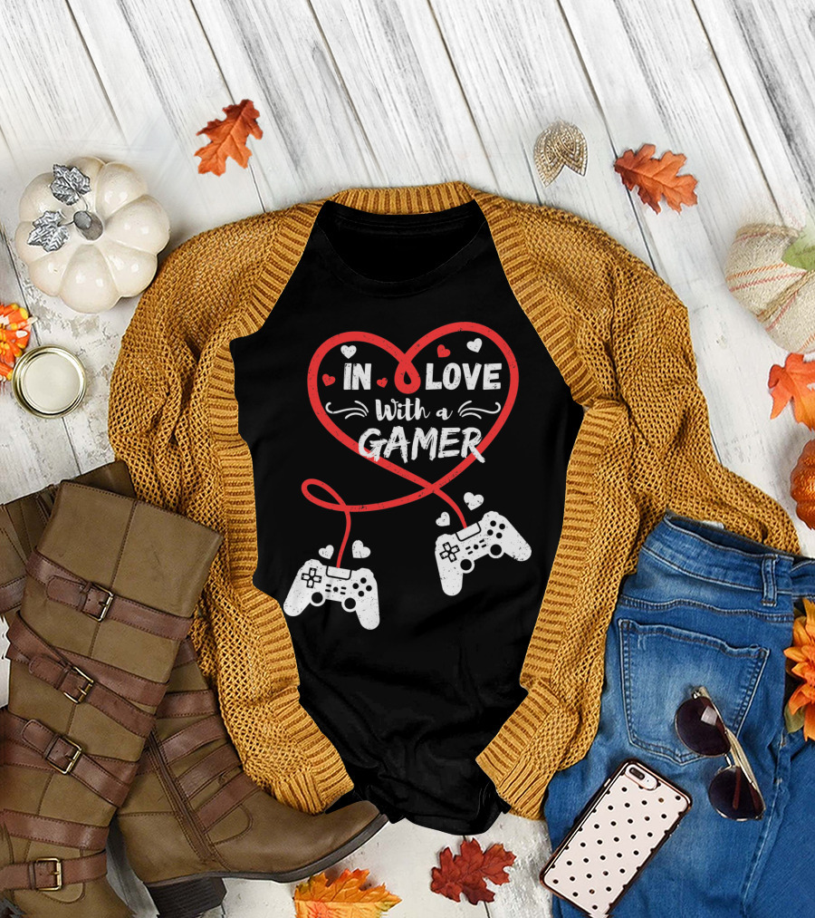 In Love With a Gamer Funny Video Gamer Valentines Day Long T-Shirt
