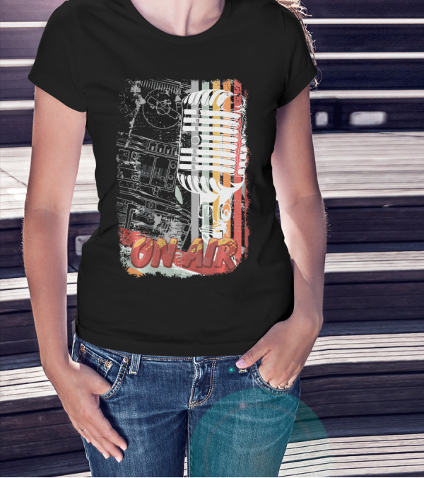 Retro Vintage Microphone On Air Broadcast Stripes T-Shirt