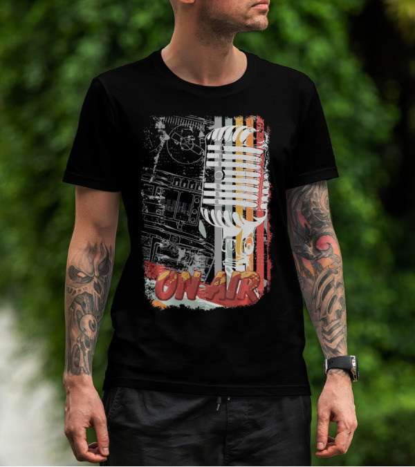 Retro Vintage Microphone On Air Broadcast Stripes T-Shirt