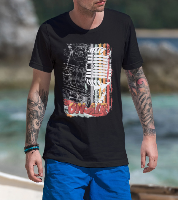 Retro Vintage Microphone On Air Broadcast Stripes T-Shirt