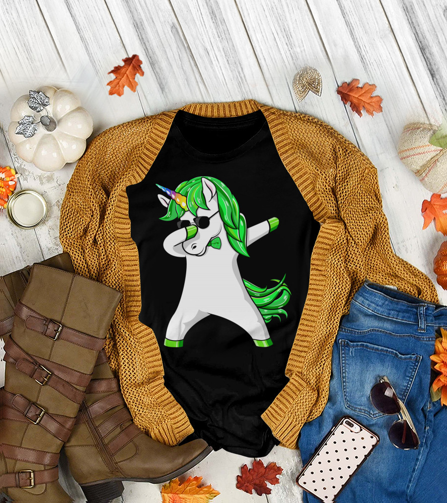St Patricks Day Dabbing Green Unicorn T-Shirt