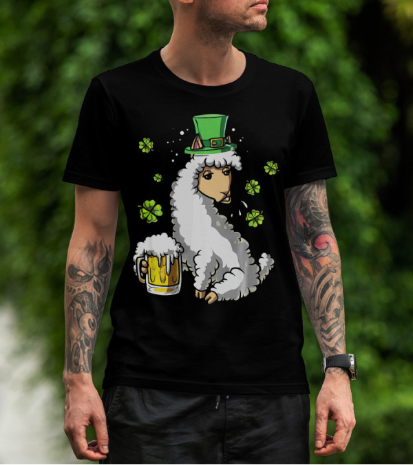 Leprechaun Llama Alpaca St Patrick's Day Beer Holding Clover Shamrock T-Shirt