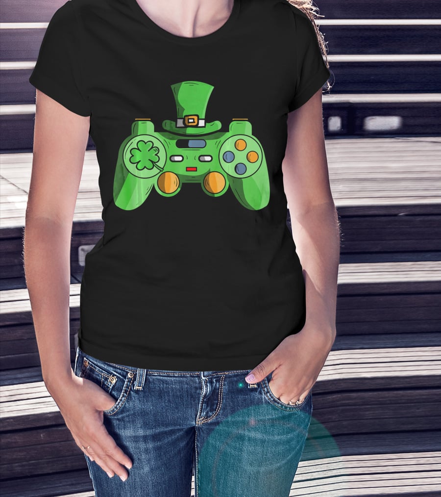 St Patrick's Day Gamer Controller With Shamrock And Hat T-Shirt
