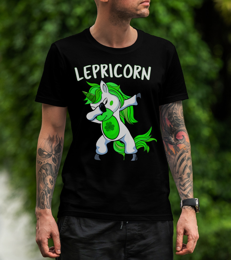 Lepricorn Dabbing Unicorn Leprechaun With Clover T-Shirt