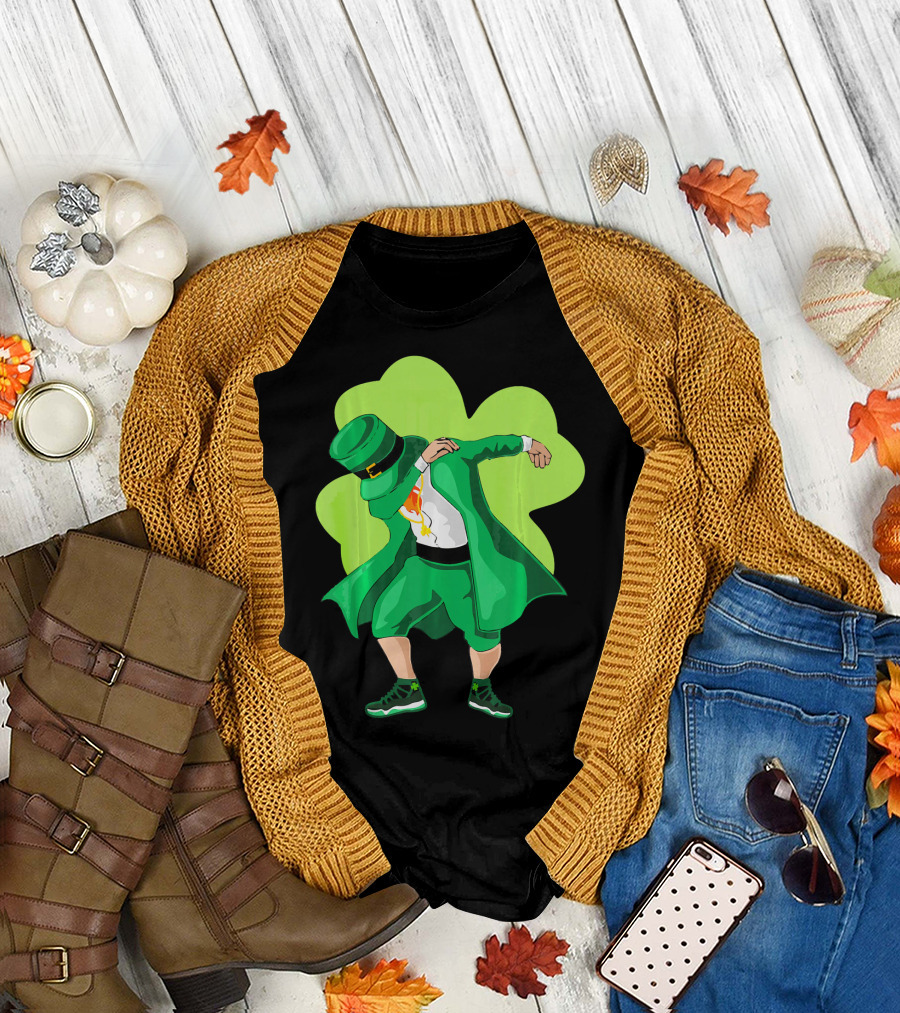 St. Patrick's Day Dabbing Leprechaun with Shamrock Background T-Shirt