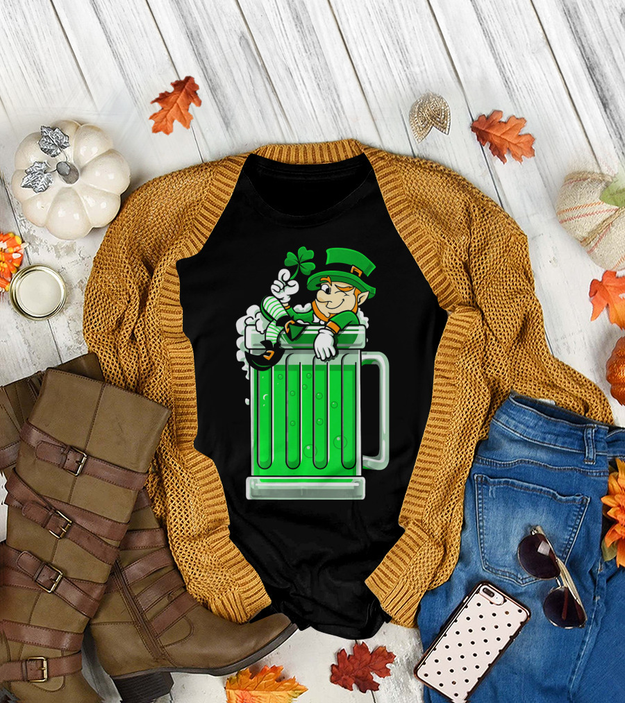 St Patricks Day Drinking Green Beer Leprechaun Shamrock T-Shirt