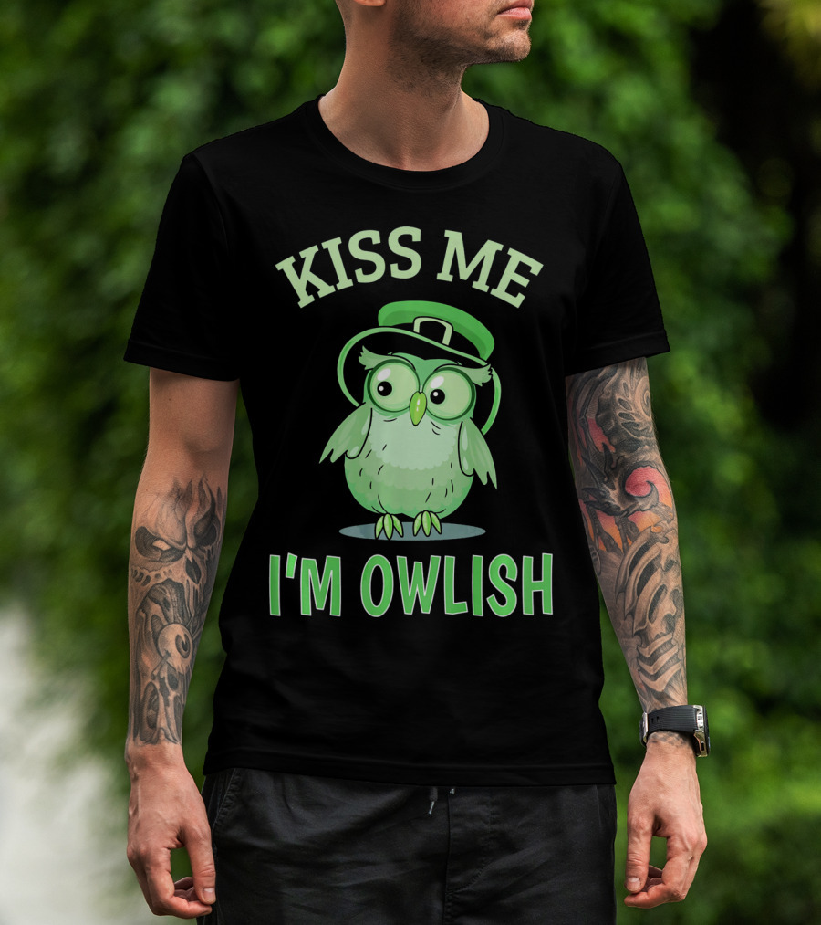 Kiss Me I'm Owlish Irish Owl With Leprechaun Hat T-Shirt