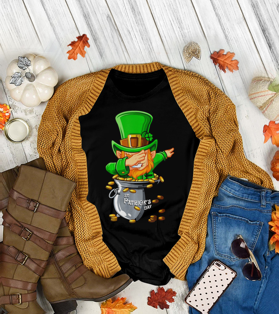 St Patrick's Day Dabbing Leprechaun with Pot of Gold T-Shirt