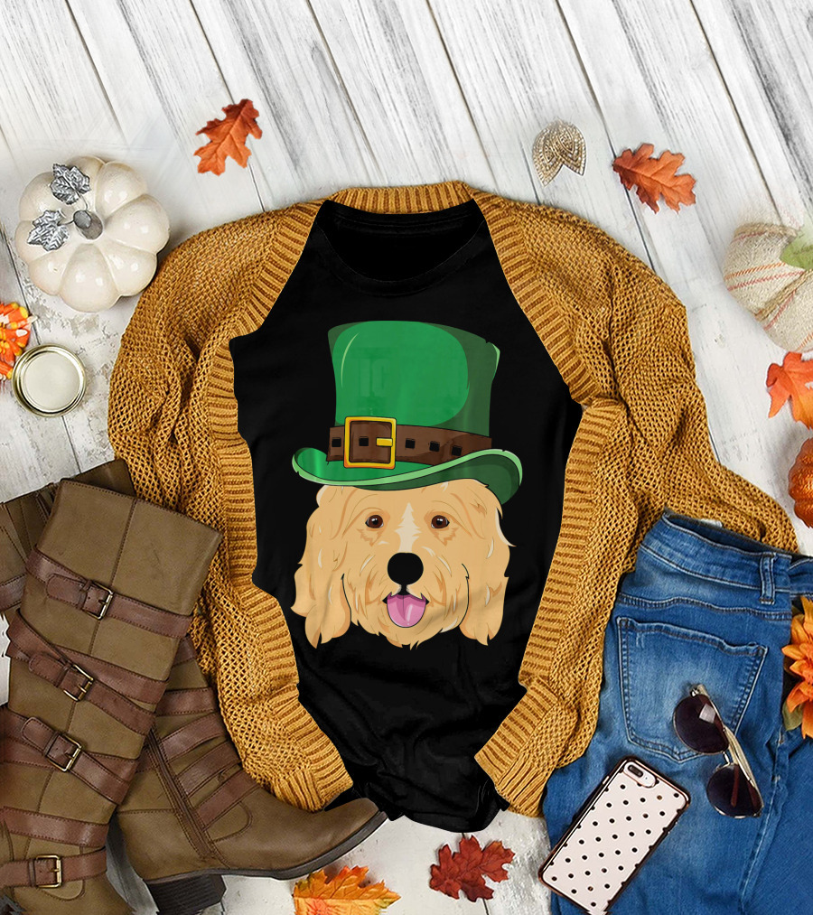 Golden Doodle St. Patrick's Day with Green Leprechaun Hat T-Shirt