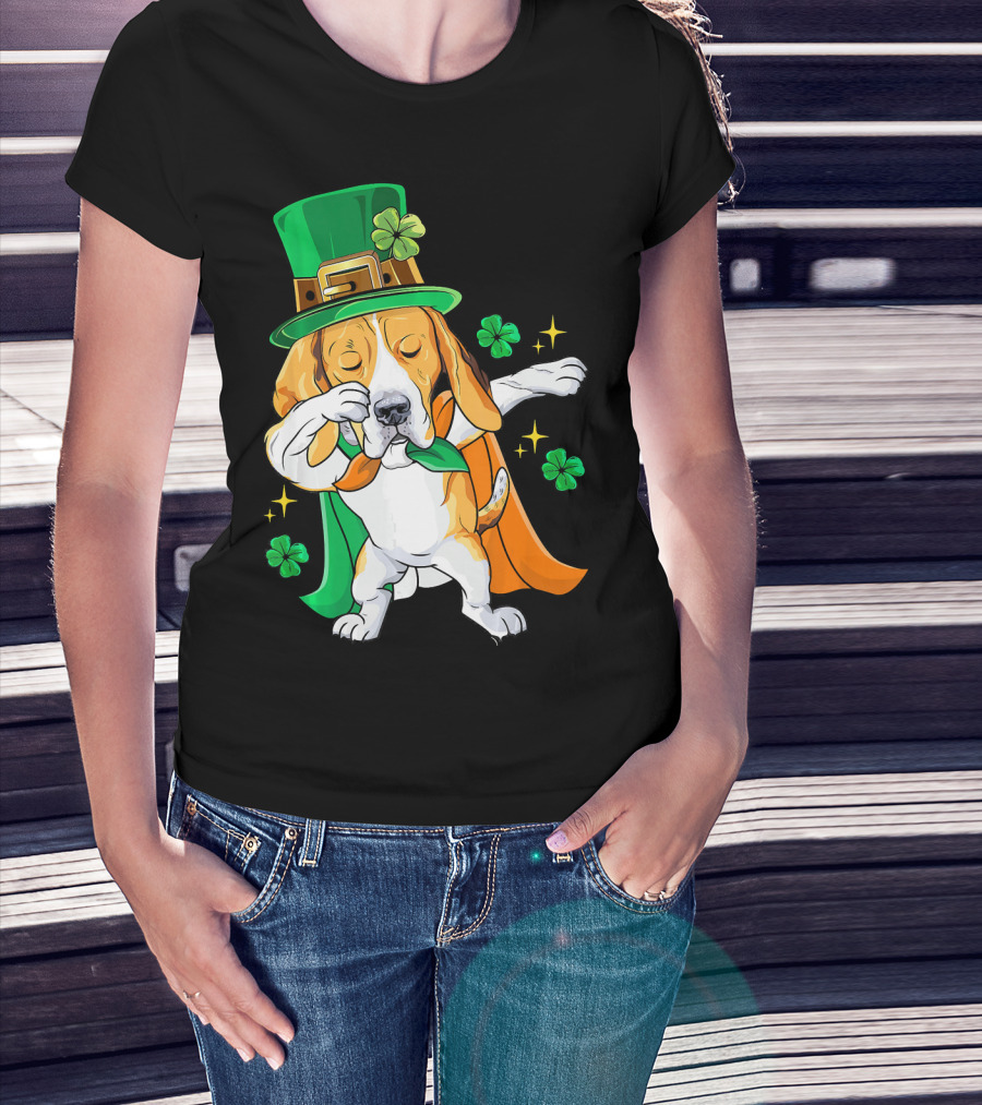 Beagle Dabbing Leprechaun St Patricks Day Shamrocks T-Shirt
