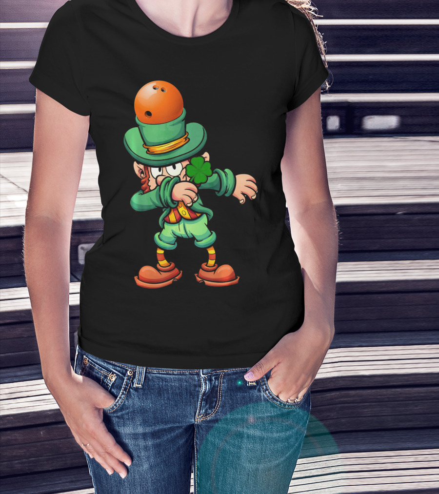 Dabbing Leprechaun Wearing Bowling Ball Hat Holding Shamrock T-Shirt