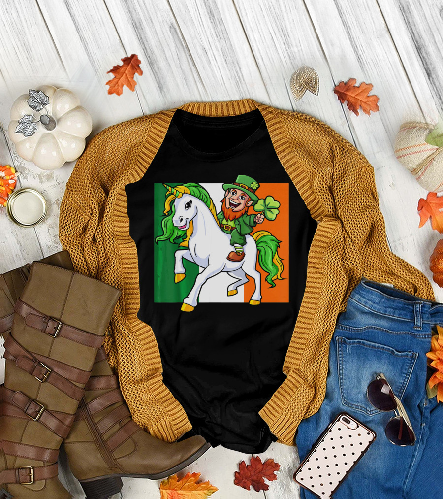 Leprechaun Riding Unicorn Irish Flag St Patricks Day T-Shirt