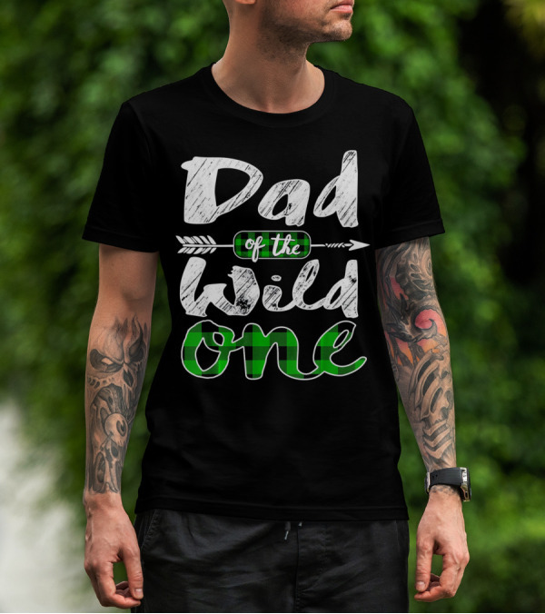 Dad Of The Wild One Irish Green Arrow Plaid T-Shirt
