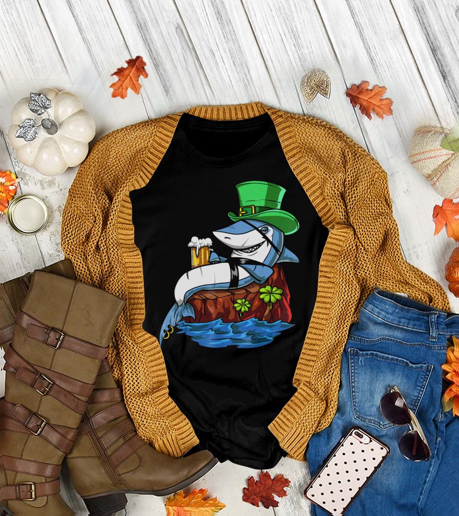 Leprechaun Shark Pirate St Patricks Beer Shamrock Rock T-Shirt