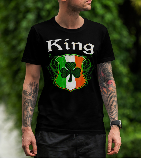 King Surname Irish Shamrock Crest T-Shirt