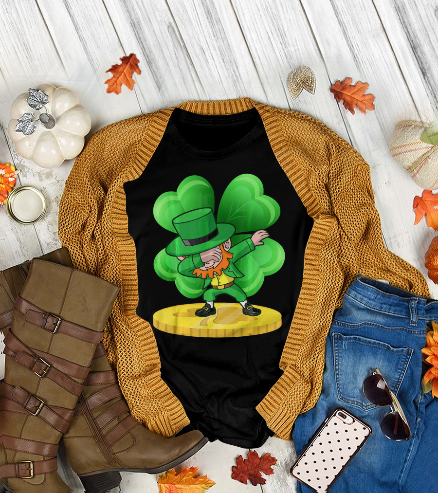 Irish St Patricks Day Dabbing Leprechaun on Shamrock Coin T-Shirt
