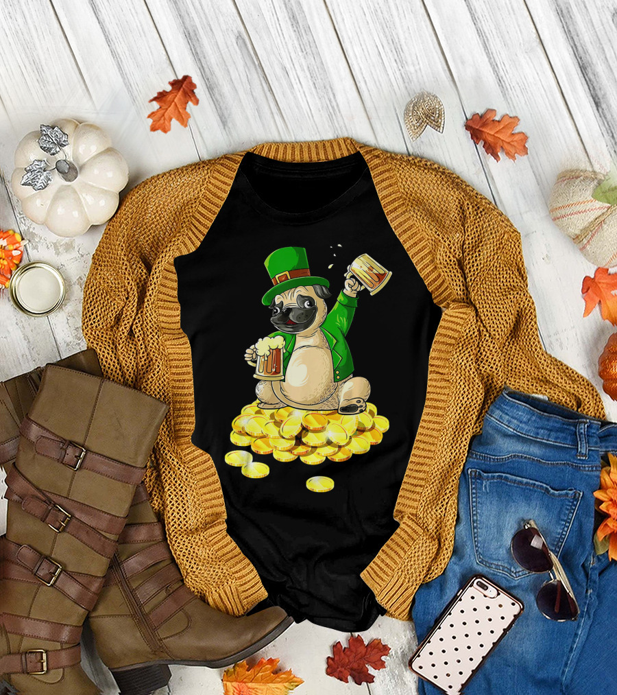 Irish Pug St. Patrick's Day Beer Cheers on Gold Coins T-Shirt