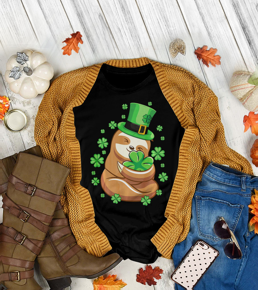 Lucky Sloth St Patricks Day Leprechaun with Shamrocks and Green Hat T-Shirt