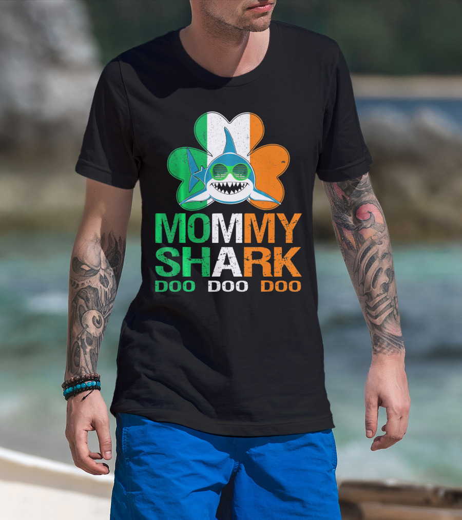 St Patricks Day Mommy Shark Doo Doo Doo Irish Shamrock T-Shirt