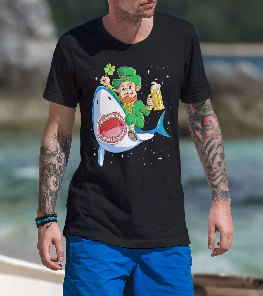 St Patricks Day Leprechaun Riding Shark With Beer Stein And Shamrock T-Shirt