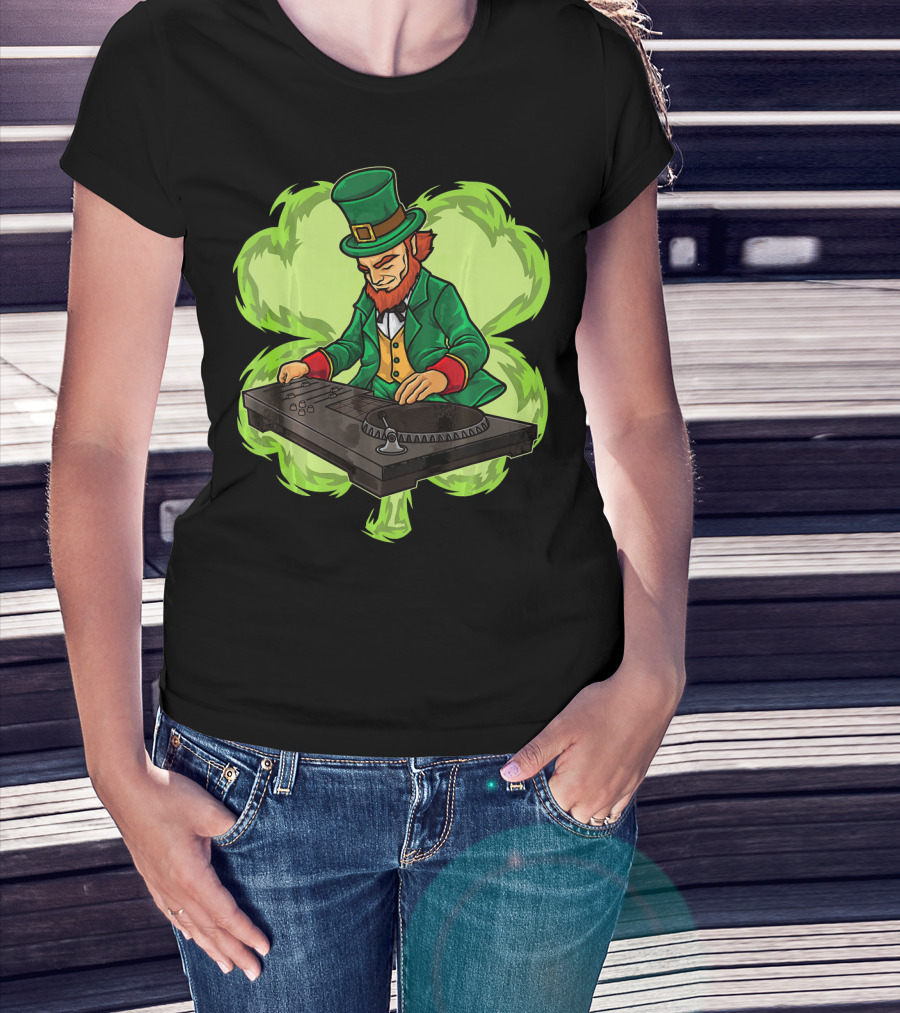 DJ Leprechaun Irish Luck Live On Stage With Turntable Shamrock T-Shirt