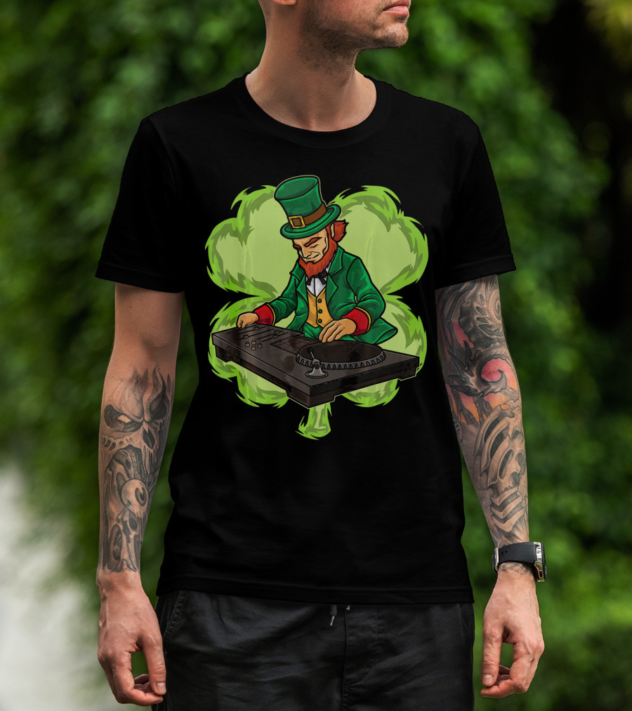 DJ Leprechaun Irish Luck Live On Stage With Turntable Shamrock T-Shirt