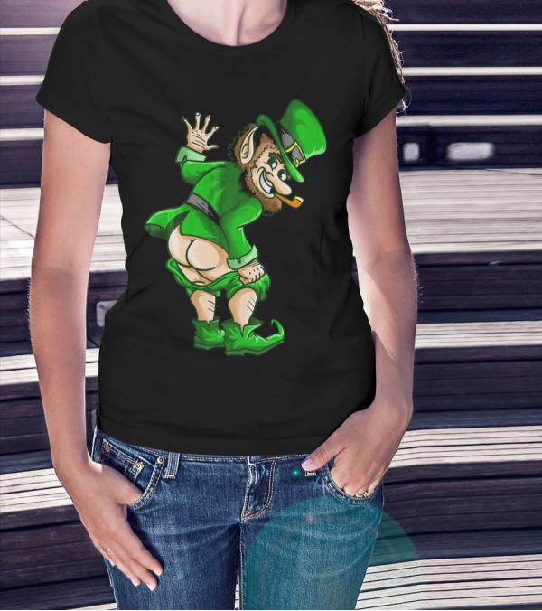 Mooning Leprechaun Mischievous Green Outfit Smoking Pipe T-Shirt