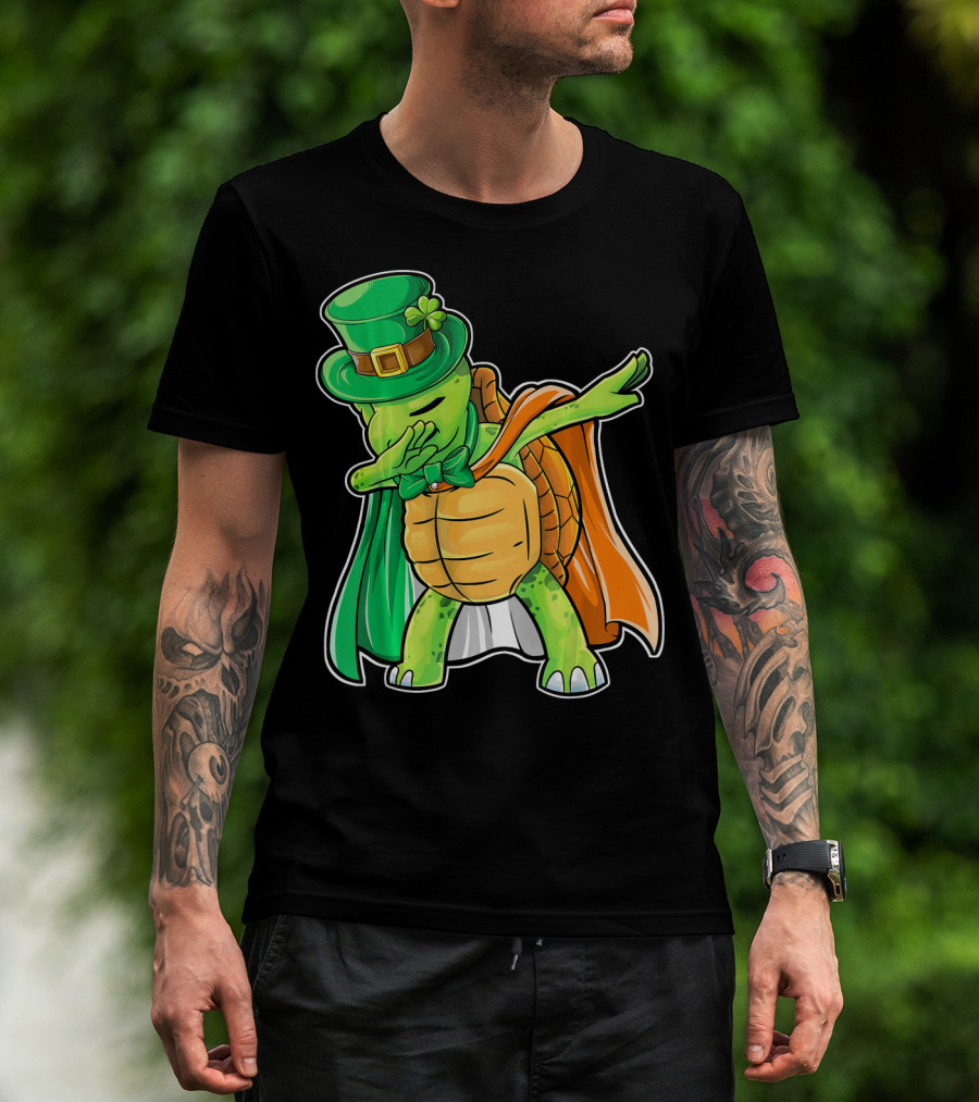 St. Patrick's Day Dabbing Turtle In Leprechaun Hat And Cape T-Shirt